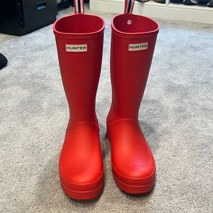 Red Hunter boots! Size 8
